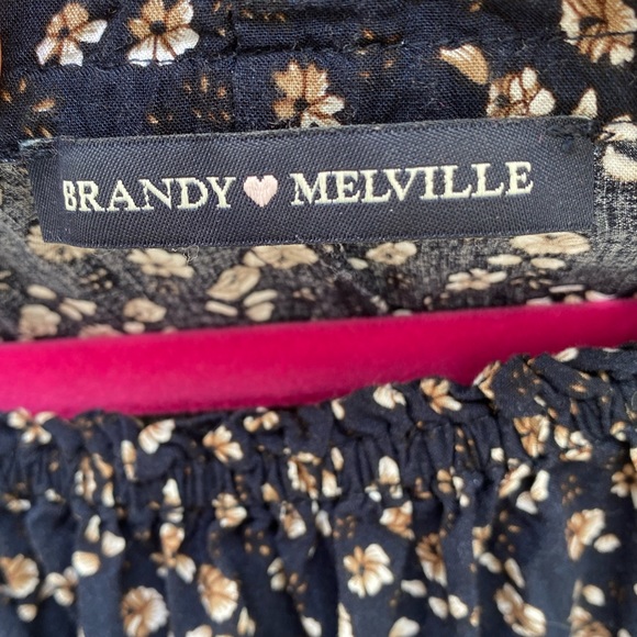 Brandy Melville navy , with flowers blouse - Picture 4 of 4